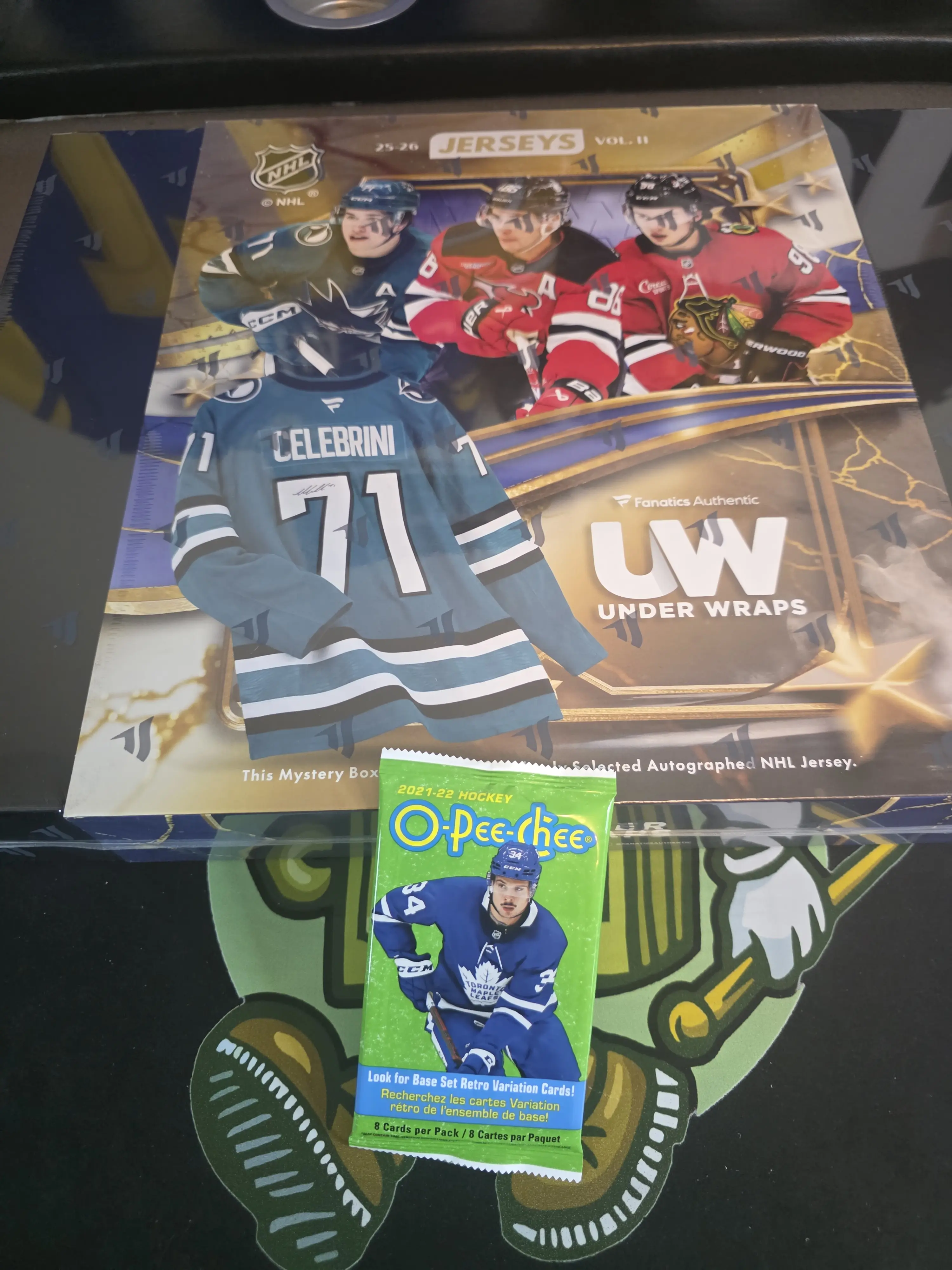 NHL BREAK 00  PYT -  Authentic Autographed Hockey Jersey with pack of hockey cards