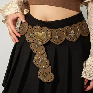 Punk-style metal-studded belt, fashion vintage Western-style women's suede belt, heart-shaped PU design, and adjustable length. Suitable for Women's Suits, Skirts, And Dresses, Versatile Women's Accessory