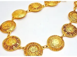 Pre-owned Chanel Medallion Coin Vintage 24K Gold Plated Necklace 90s Era