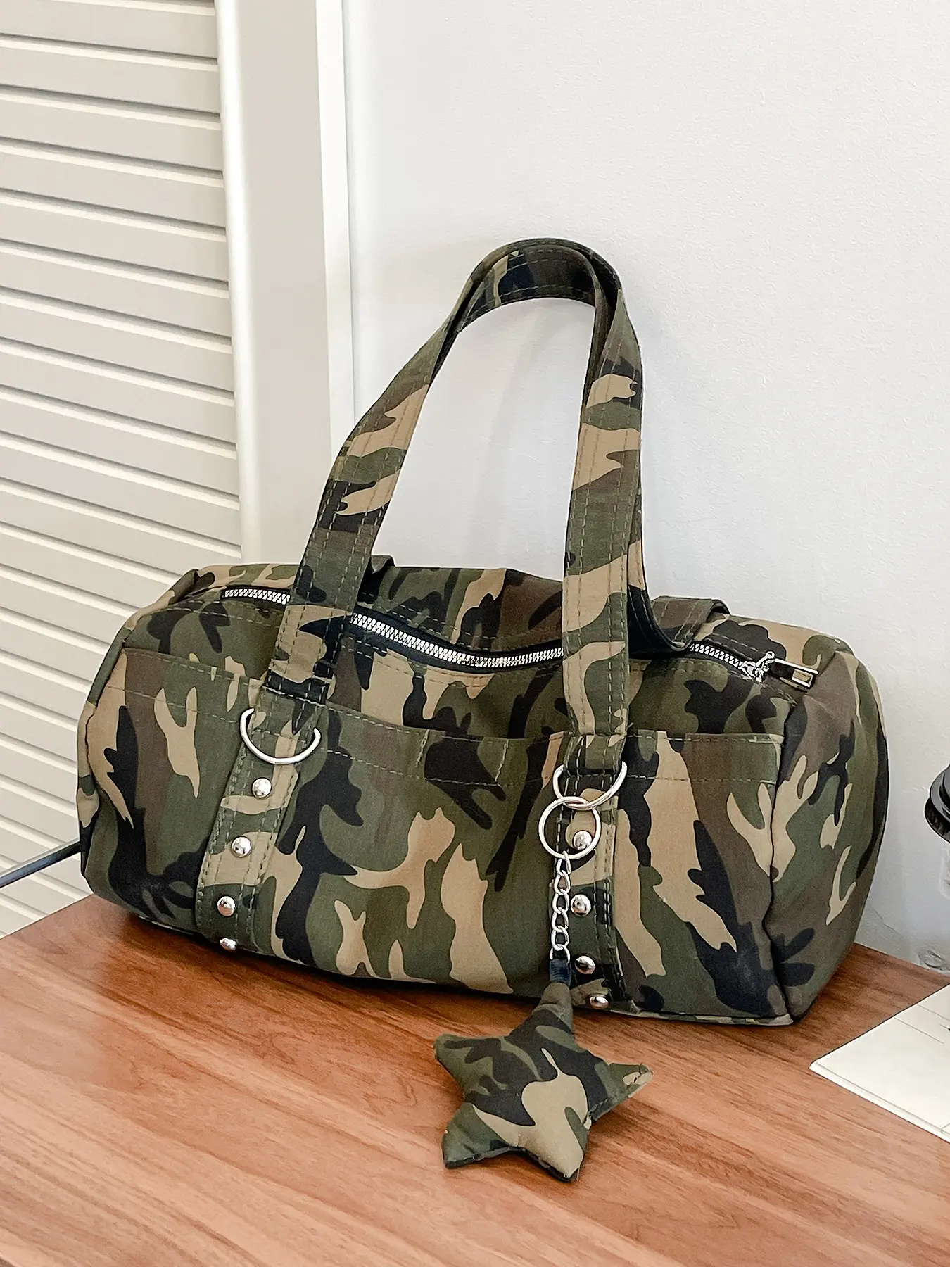 Casual texture large capacity pillow armpit shoulder bag, camouflage leopard print messenger bag, Casual Crossbody Bag, Casual fashion bag, Casual Bags, versatile large capacity suitable for parties, street shooting, etc.