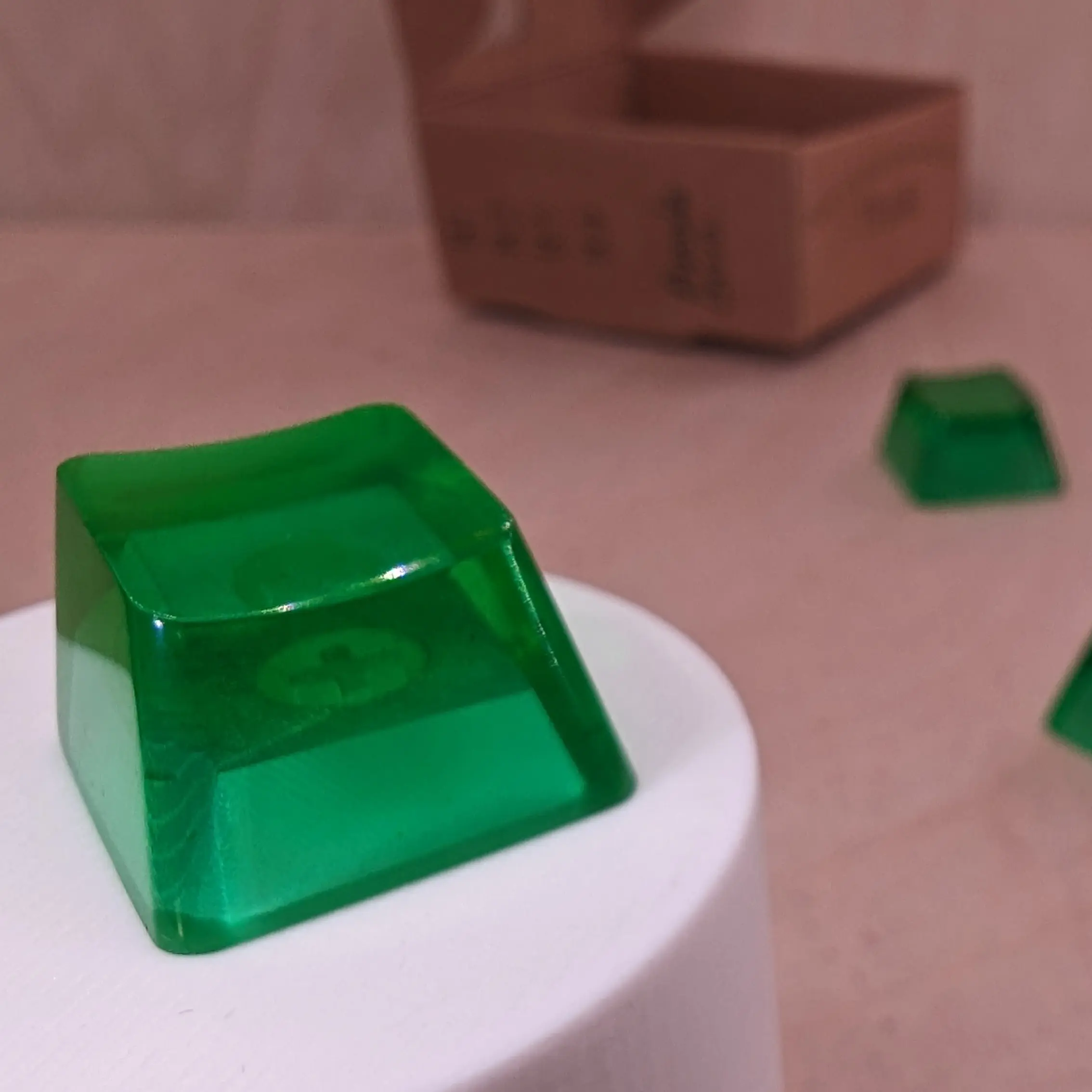 ResinKeyWorks Bright Green Blank 1U Accent Keycaps, Transparent Hand Polished Resin OEM Caps with MX stems