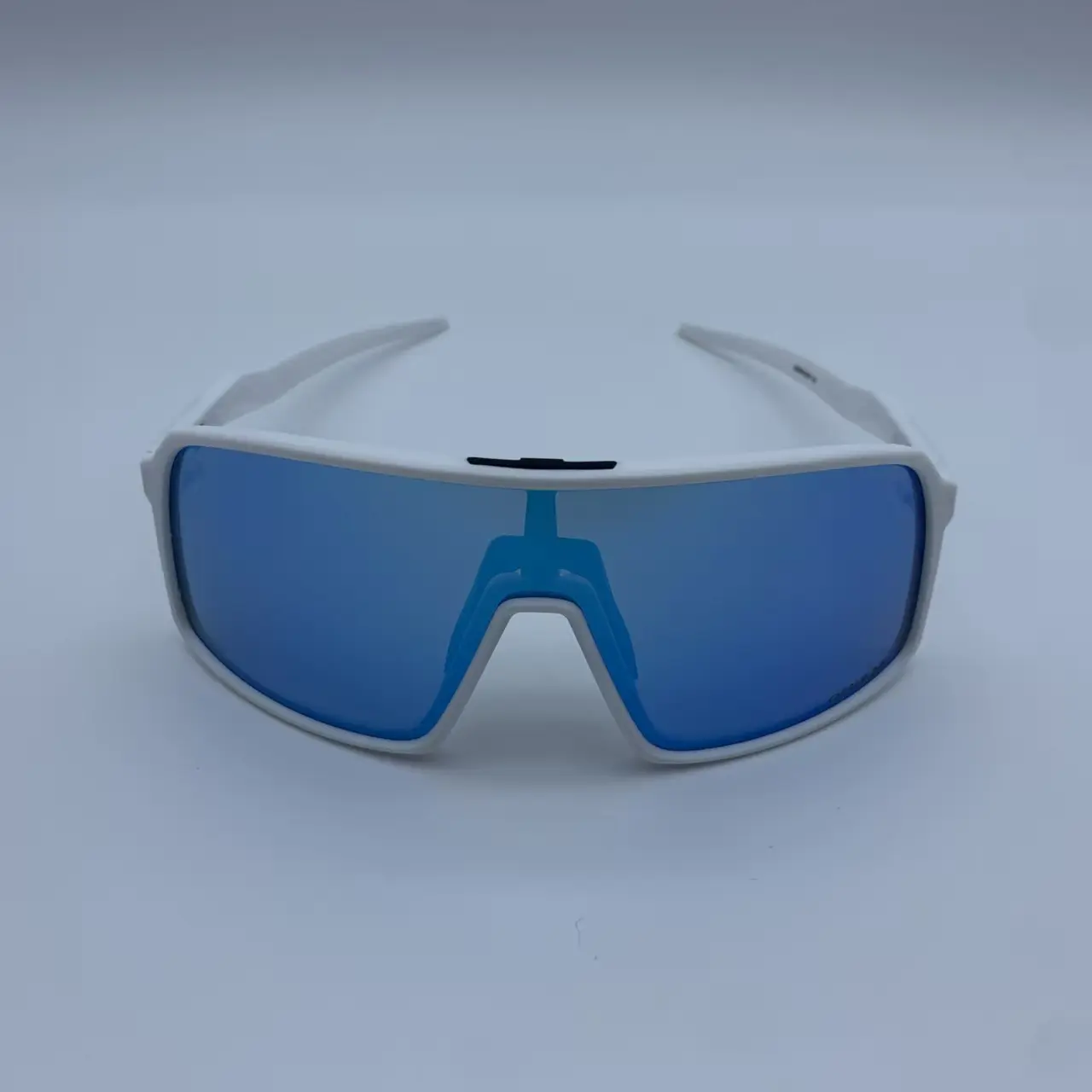 Sutro - White/Blue