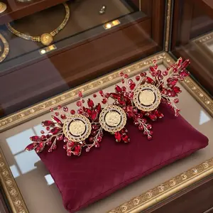 Kafr Qud II three Red and Gold headpiece