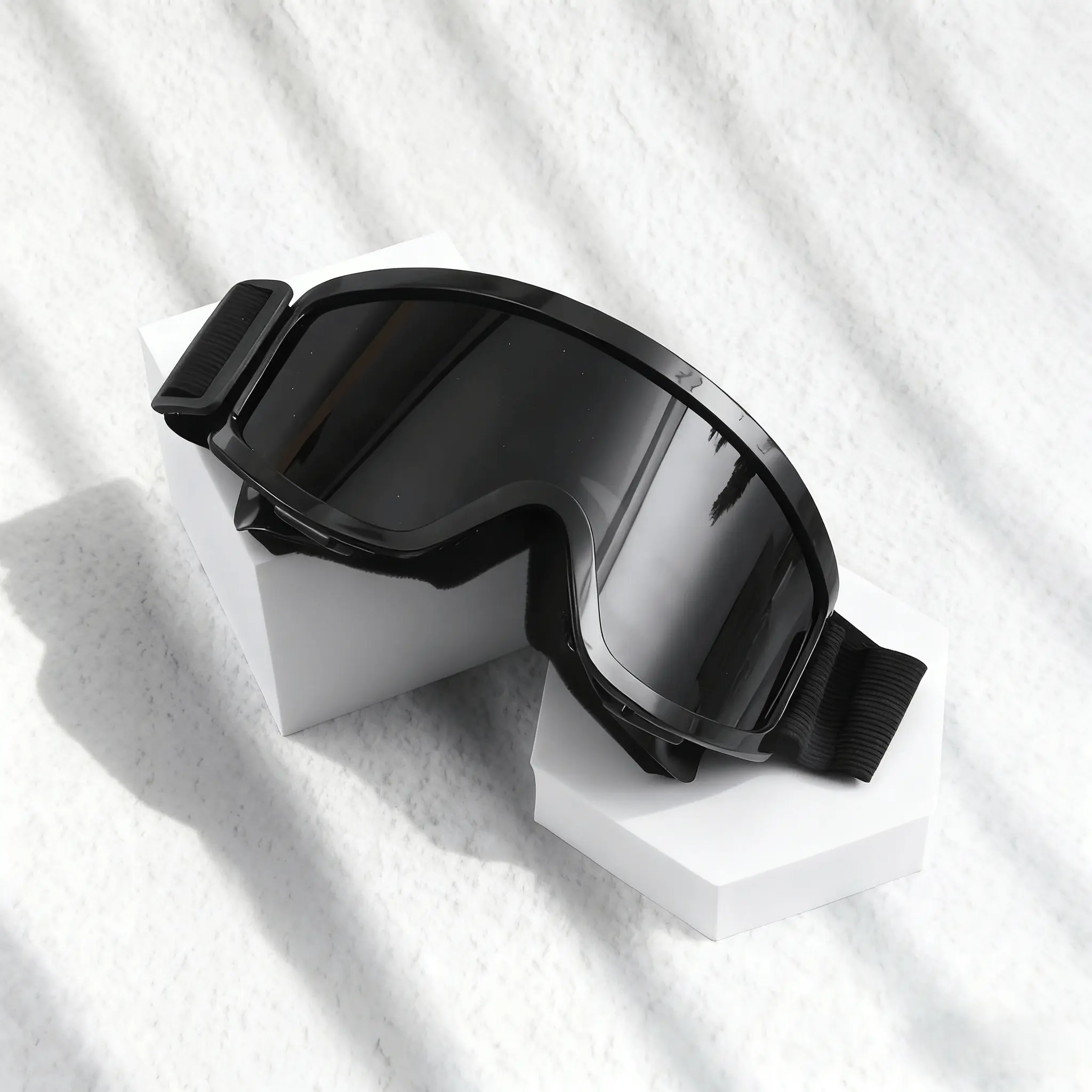 Unisex One-Piece Large-Frame Ski Goggles: Day-Night Versatile Lens, Padded Windproof Fit for Skiing/Snowboarding, High-Definition Anti-Fog Shades for Mountaineering & Winter Adventures Outdoor Men