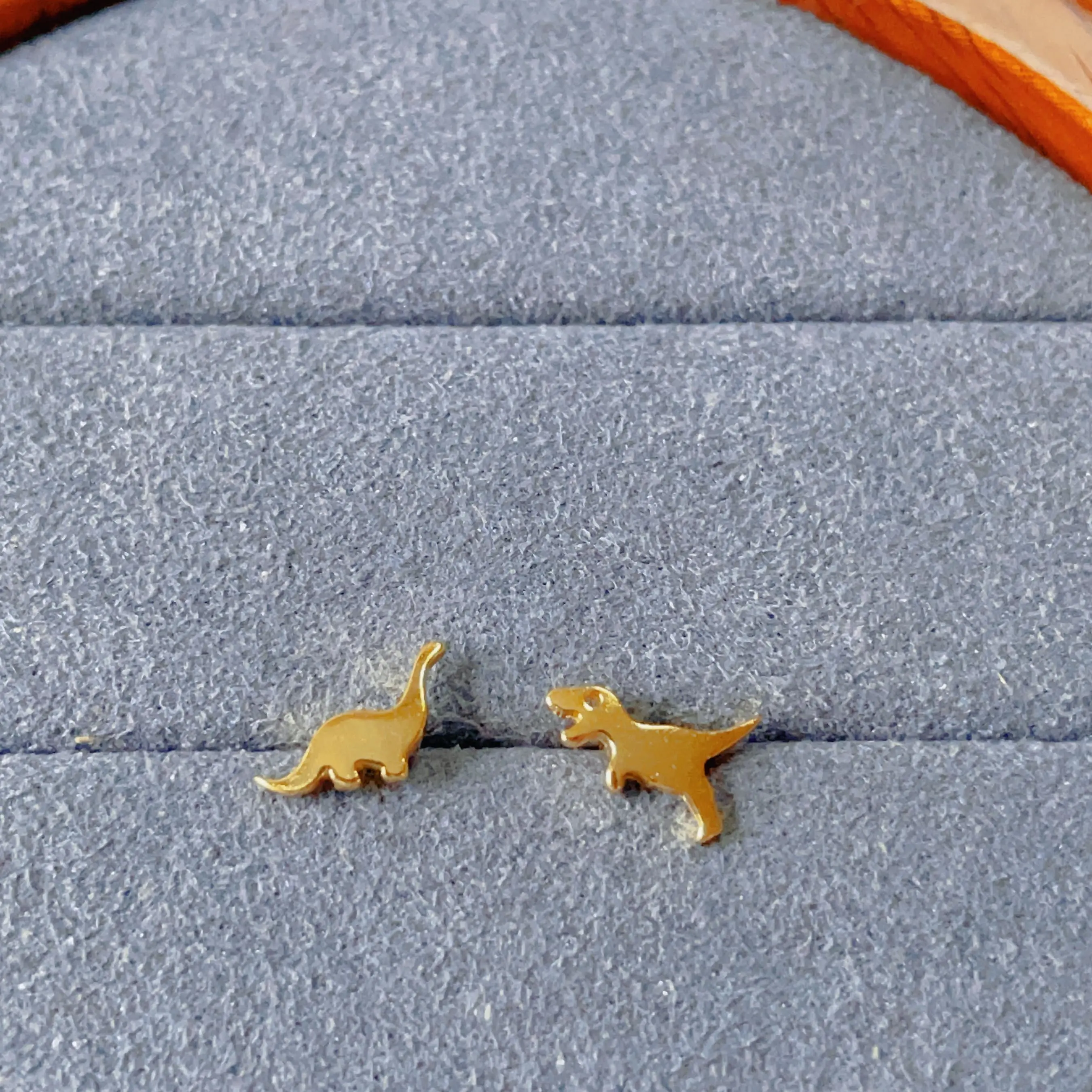 Tiny Gold Dinosaur Stud Earrings, Mismatch Dinosaur Stud Earrings, Gold Tanystropheus Dinosaur Earrings, Gold Allosaurus Dinosaur, Giftideas