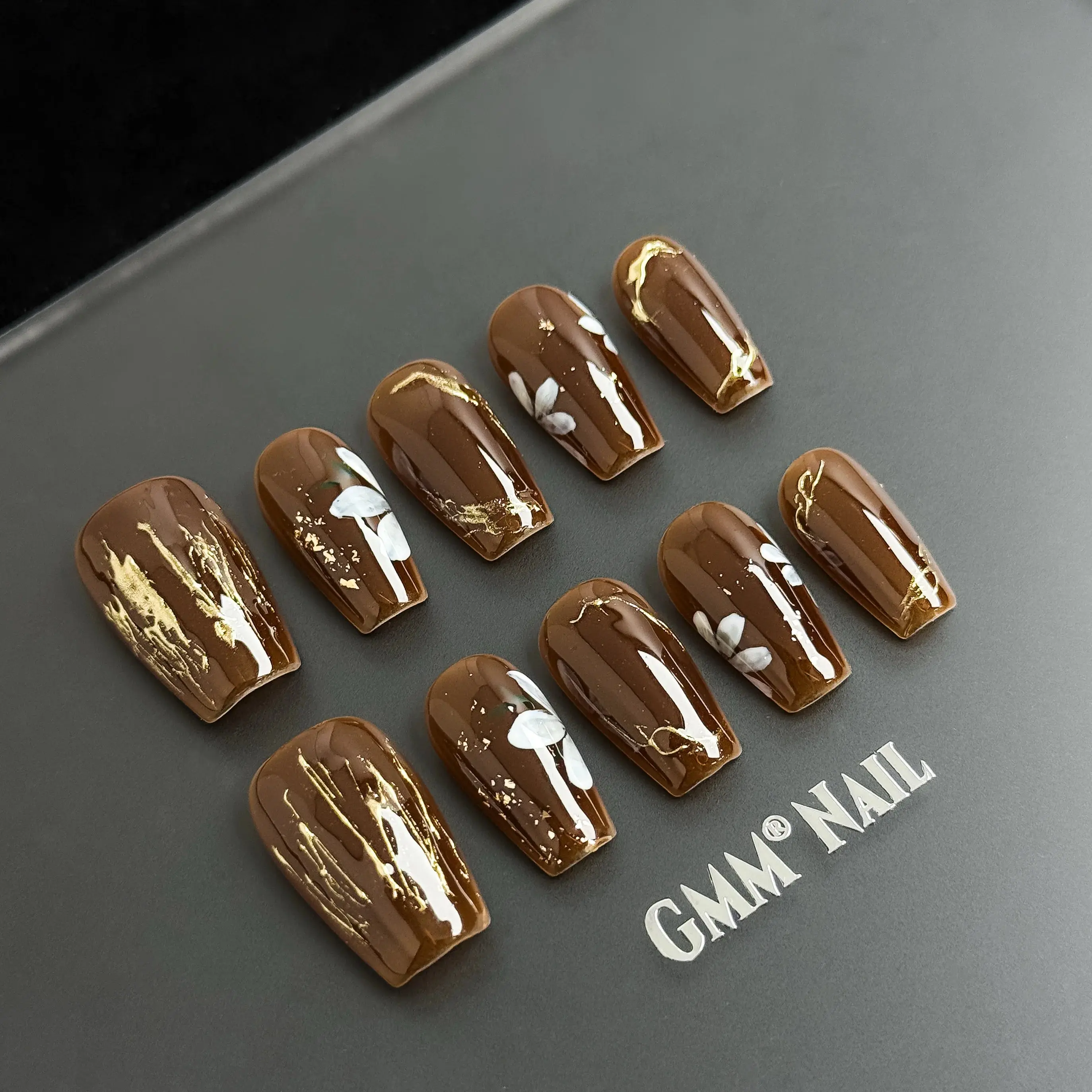 GMM Nail Cocoa Glaze Nail Polish, Elegant Chocolate Brown with a High-Gloss Shine, Smooth Base Manicure for Modern Casual Wear, Nail Art