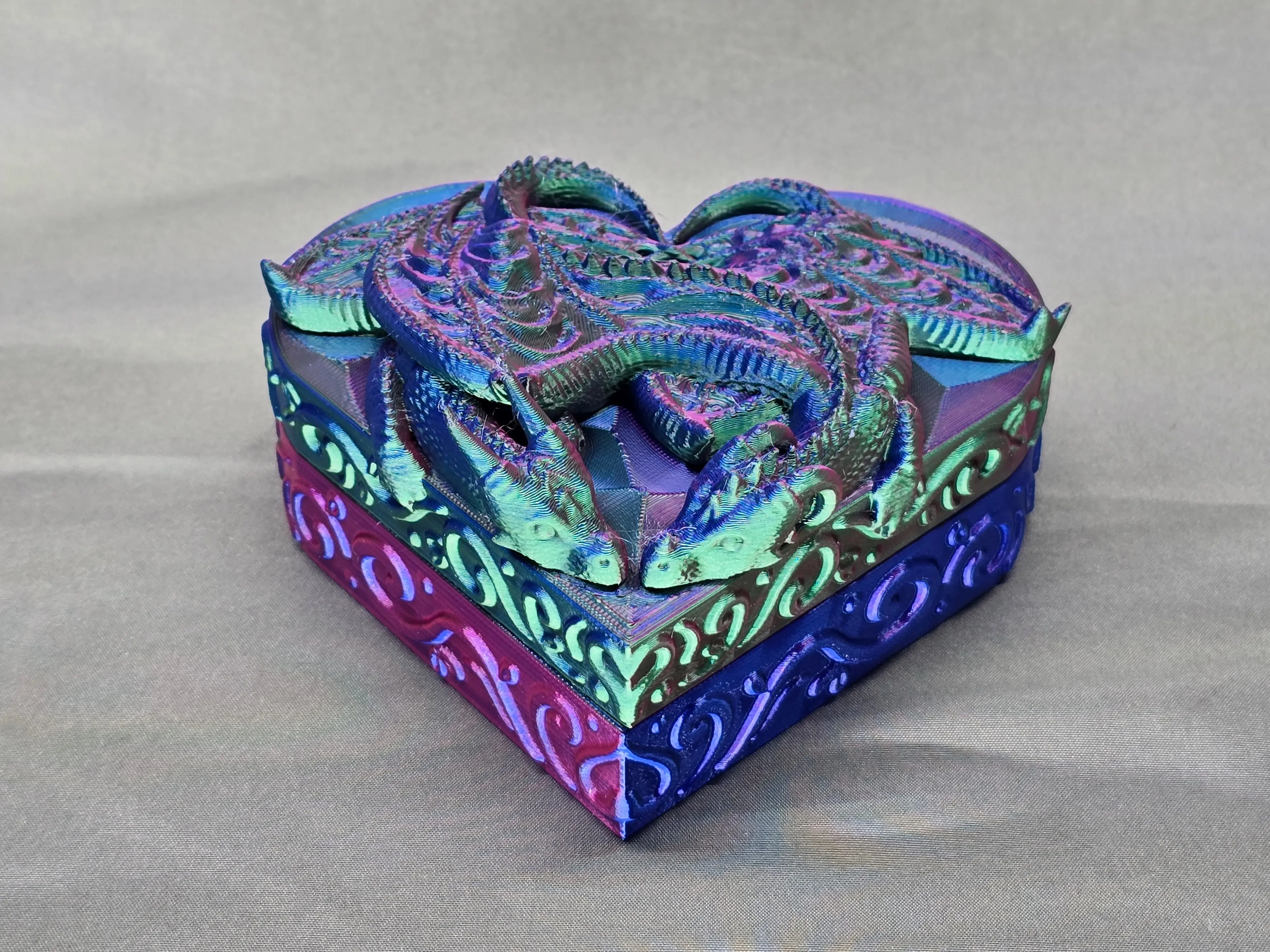 Heart-shaped Dragon box Valentine's edition gift box