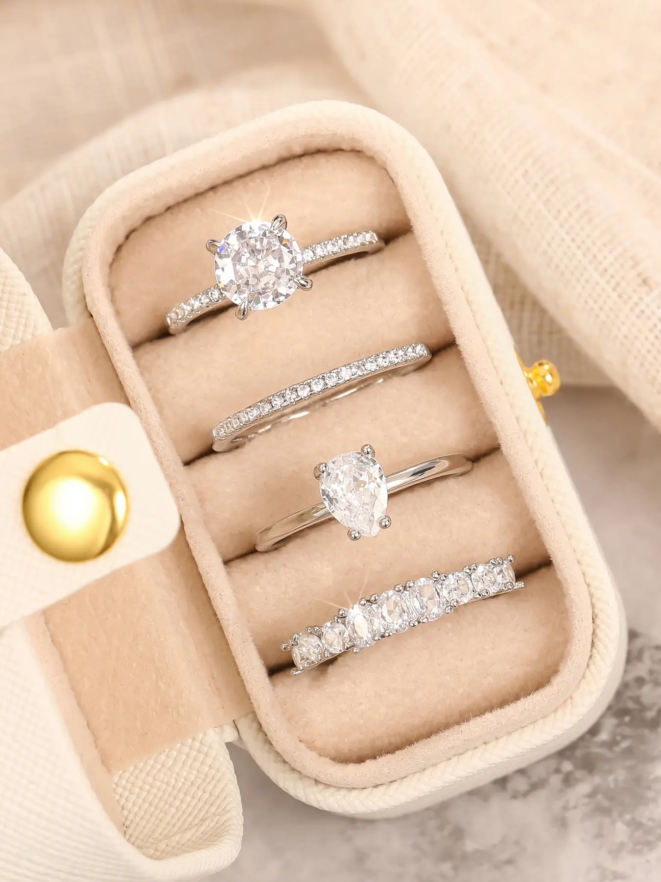 4 Pcs/Set Exquisite Cubic Zirconia Stackable Cluster Ring Engagement Bridal Ring Sets For Women Wedding Anniversary Party Jewelry Gift With Gift Box Elegant Fashion Rings Stackable Finger Rings
