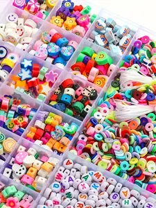 2000pcs Bracelet Making Kit, Friendship Clay Beads Jewelry Set, Charm Bracelet DIY Kit with Letter Beads, Birthday Gift, Clay Crafting