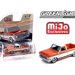 Greenlight 1:64 1972 Chevrolet C-10 Short Bed Custom – Orange with White Two-Tone – Mijo Exclusives