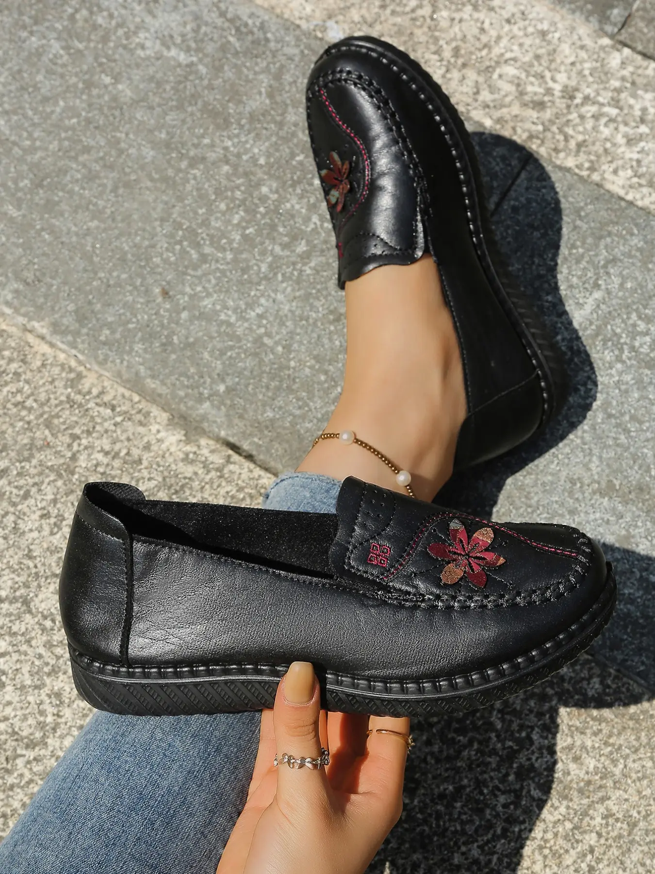 Mom Shoes Women Spring Fall New Soft Sole Anti-Slip Single Shoe, Comfortable Breathable Slip-On Leather Shoe for Middle Aged Adults Walking Shoes Casual Shoe Casual Wear Shoes