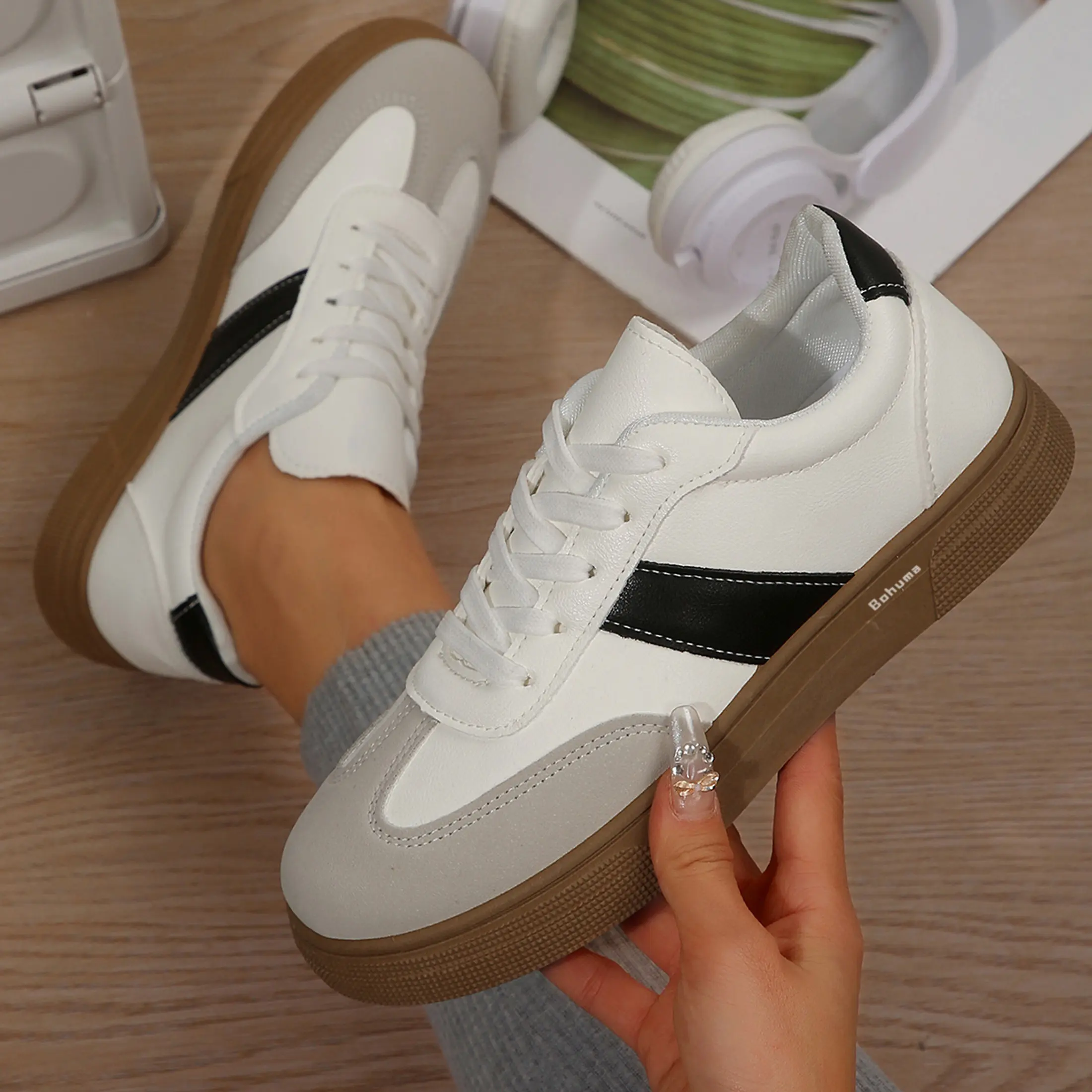 Womens Fashion Sneakers Classic Retro Trainers Skate Shoes Casual Comfort Walking Footwear Springfresh Summer Vibes