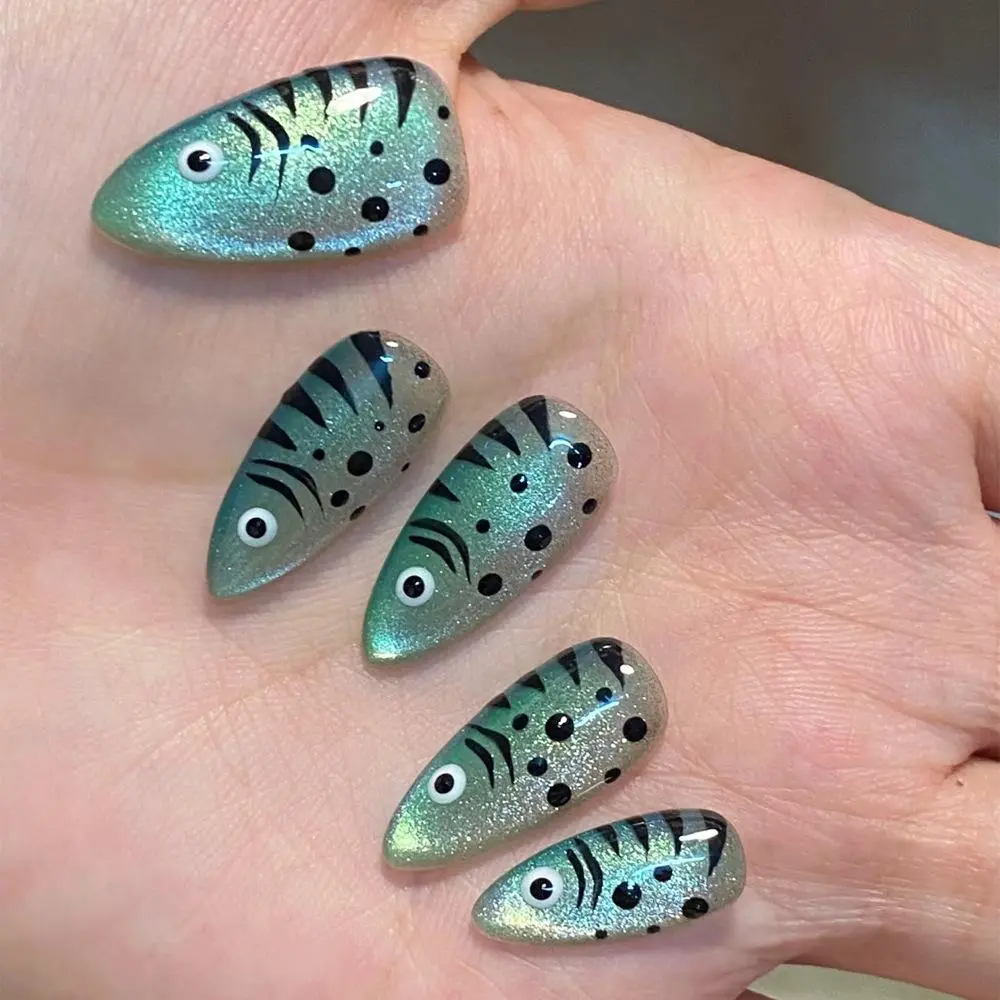 Ocean Colorful Little Fish Press On Nails Almond Head Spicy Girls Summer Fake Nails Full Cover Sea Series False Nail Tips 24pcs