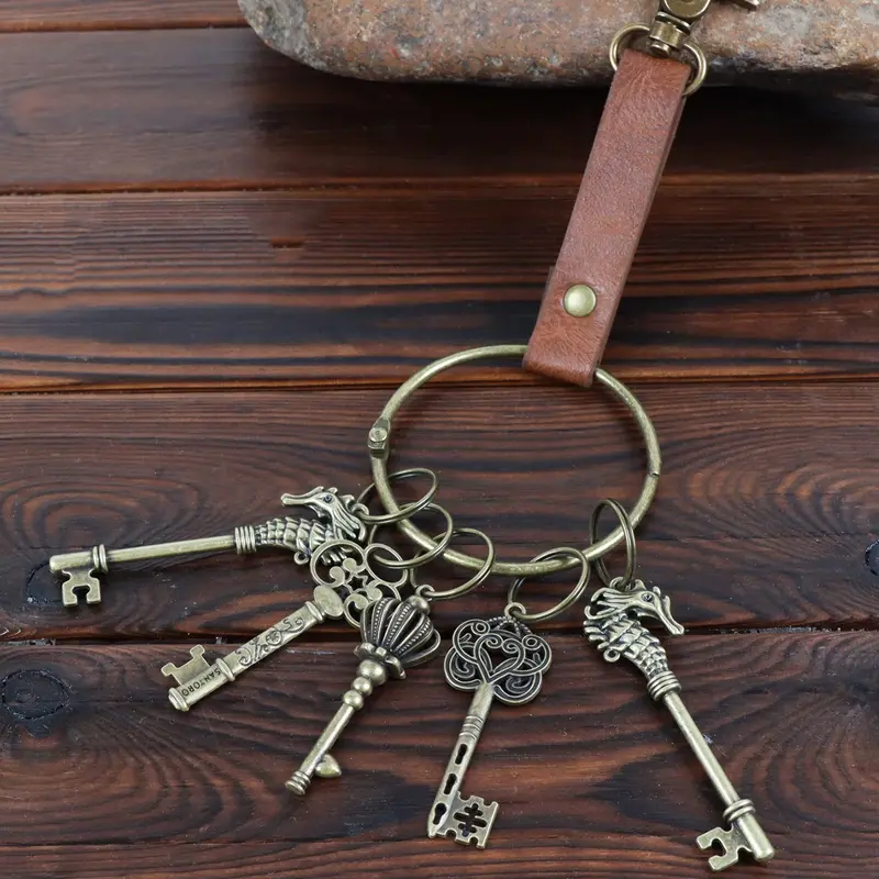Harry Potter Gringotts Key Set, Retro PU Leather Keychain Pendant Cool Keychains Keyrings, Halloween Viking Market Role Play Props, All Seasons Accessory