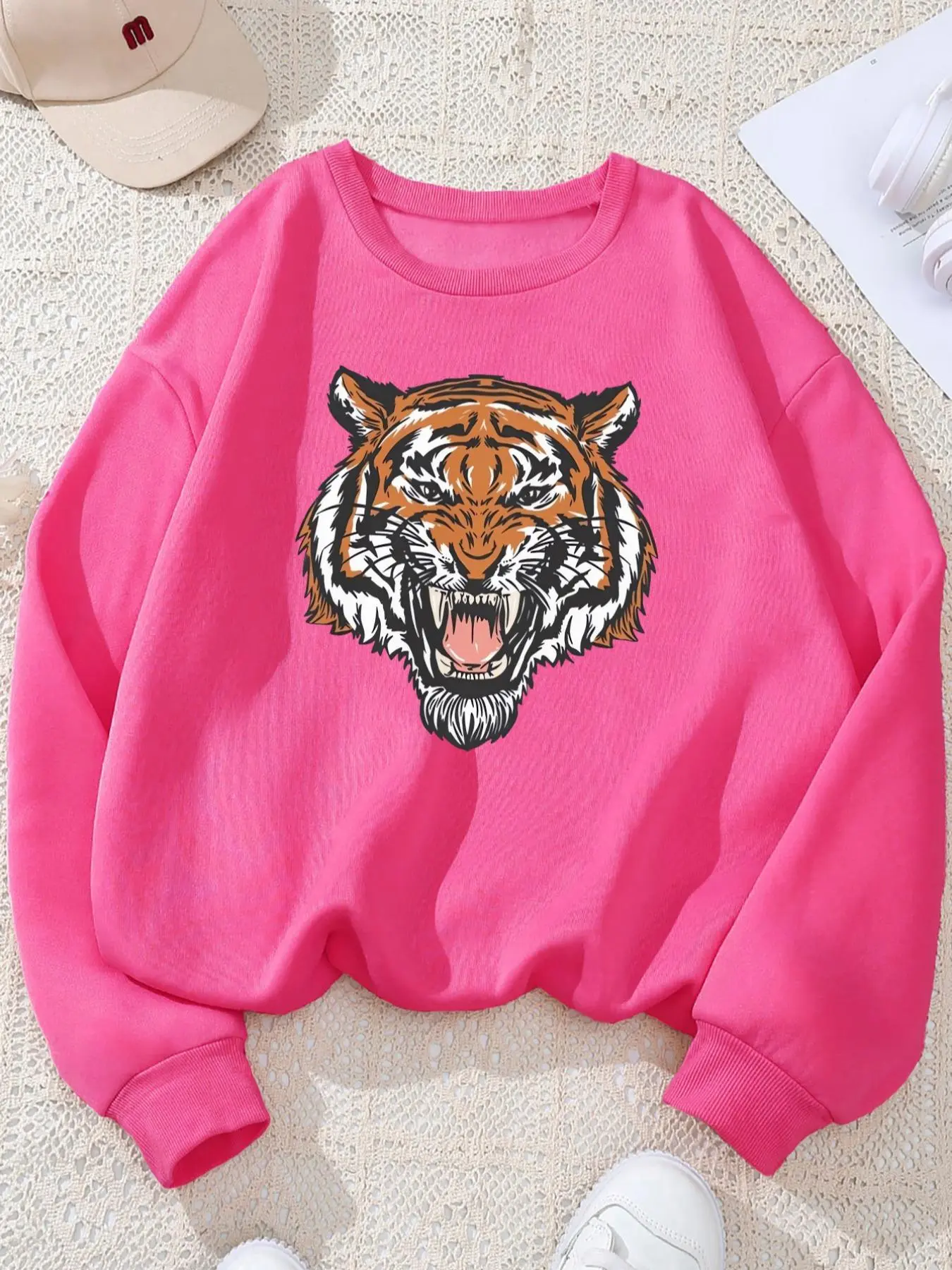Women's Tiger Print Round Neck Sweatshirt, Casual Long Sleeve Crew Neck Pullover for Fall & Winter, Women's Clothes for Daily Wear