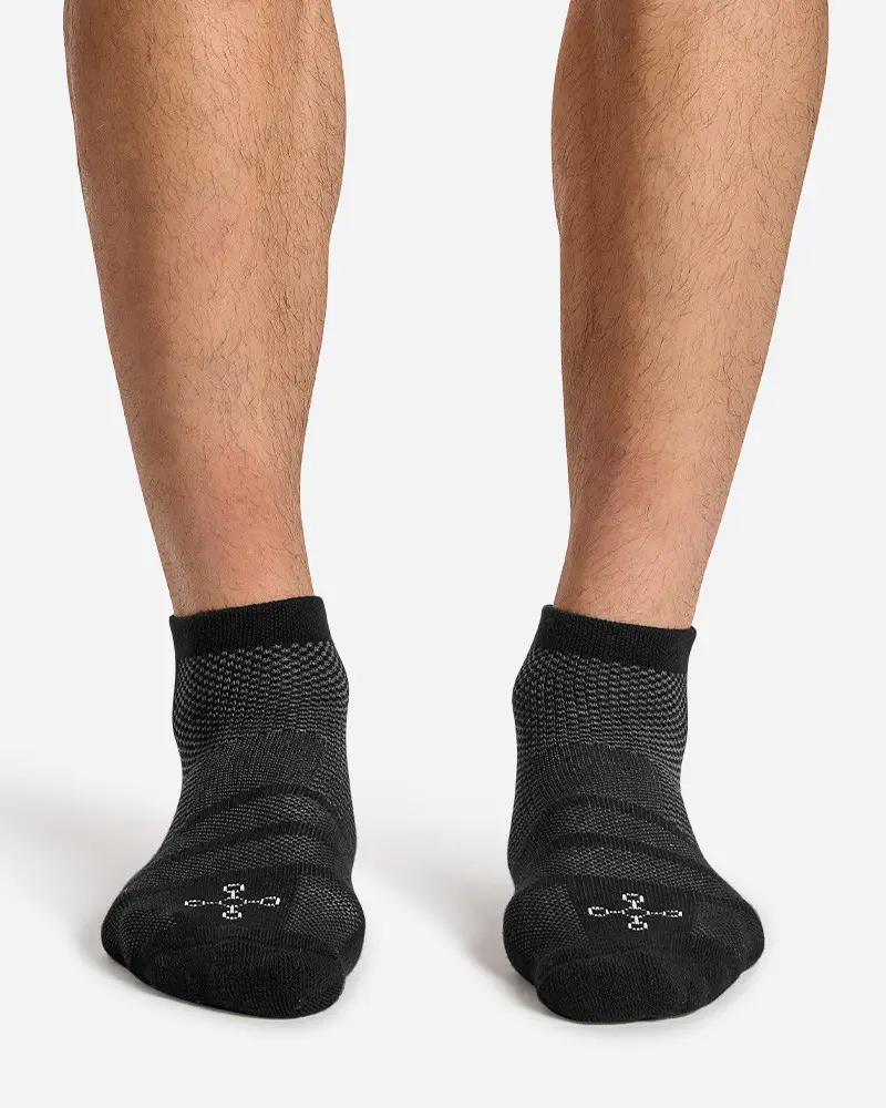 Tommie Copper Everyday Compression Ankle Socks for Men, Easy-On/Off, Breathable Comfort and Pain Relief, Menswear, Foot Pain Relief