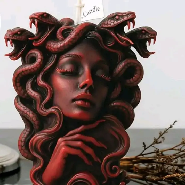 Medusa-Themed Candle (COLORS MAY VARY) for Home Decoration with Intricate Snake Details and Snake Hair Design Ornaments 3.7in L x 3.07in W Unique Themed Decor Room