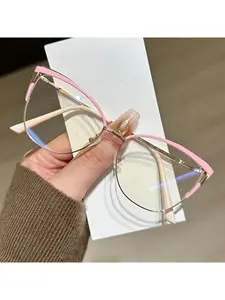 A pair of anti-blue light decorative glasses, uniquely stylish large frame non-prescription glasses, elegant accessory, frame design suitable for various face shapes