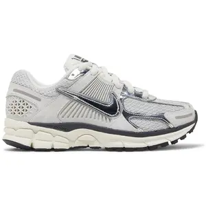 Nike Zoom Vomero 5 Photon Dust Metallic Silver Women's Unisex Sneaker FD0884-025 Authentic Chunky Running Sports Athletic Comfortable Everyday Wear Training Round Closed Toe Wide Shoe