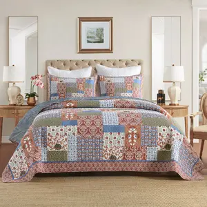 3 Pcs Floral Patchwork Pattern Vintage-Inspired Quilt Bedspread Set - Queen/King Size - Lightweight & Comfortable Design - 100% Polyester - Durable & Stylish - Cozy Comfort with Vintage Elegance