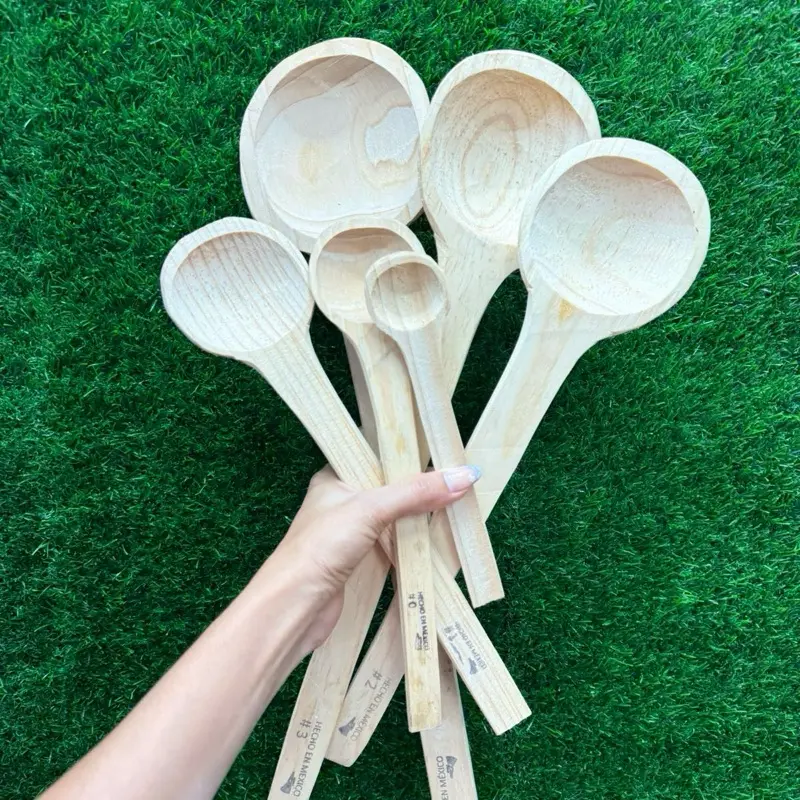 Pine Wood Spoon (Set 4 pieces per size).
