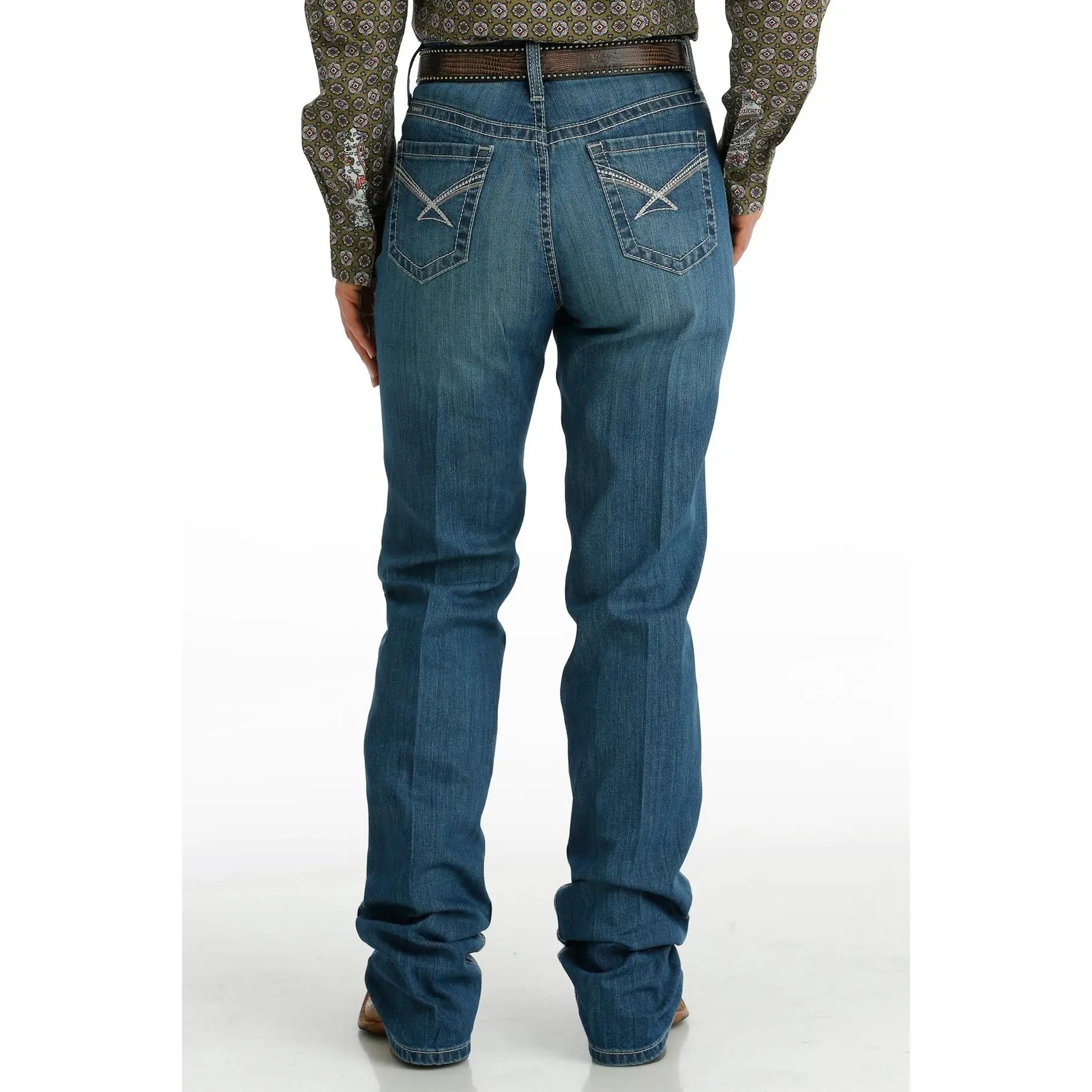 Cinch Women's Emerson Relaxed Fit Medium Stonewash Jean