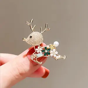 Cute Christmas And New Year Reindeer Brooch for Women, Exuding Elegance And High-End Charm, Versatile And Exquisite, a Luxurious Accessory for Clothing.