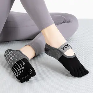 2 Pairs of Five-Toe Color-Blocked Socks for Women, Non-Slip Yoga Socks with Toe Separation and Anti-Skid Dots, Fitness and Pilates Sports Socks