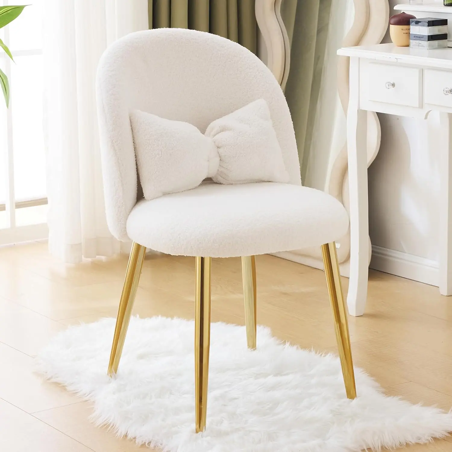 VINGLI Modern Furry Armchair - Contemporary Single Seat Indoor Furniture, Velvet Coating, Bow Cushion, Armrest-Free Curved Back, Plush Teddy & Curly Upholstery, Vanity Accessories, 55x48x78.5cm (Living Room, Bedroom), Furry Chair, Modern Armchair