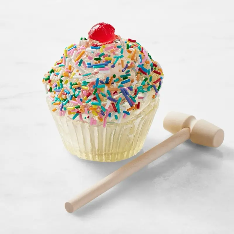 Hollow Hard Candy Cupcake filled with sweet Cupcake Gummy snack Hollow Hard Candy Cupcake filled with sweet Cupcake Gummy snack