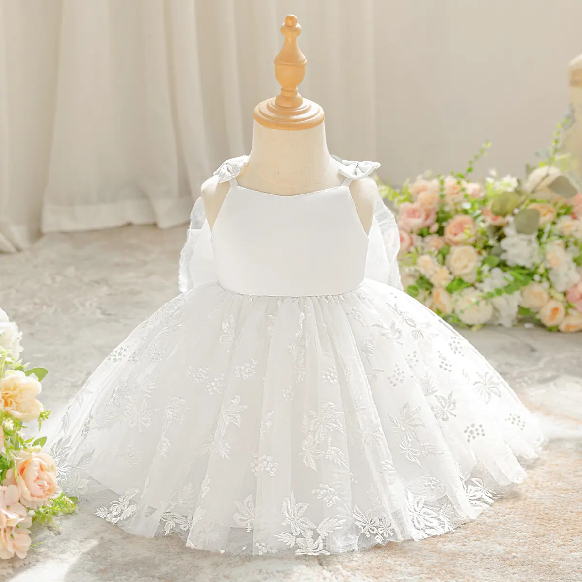 Anniversary 006 White Embroidered Baby Girls Clothes Infant Birthday Cocktail Dress Toddler Pageant Newborn Ball Gown Princess Baptism Frock 6M-3Y