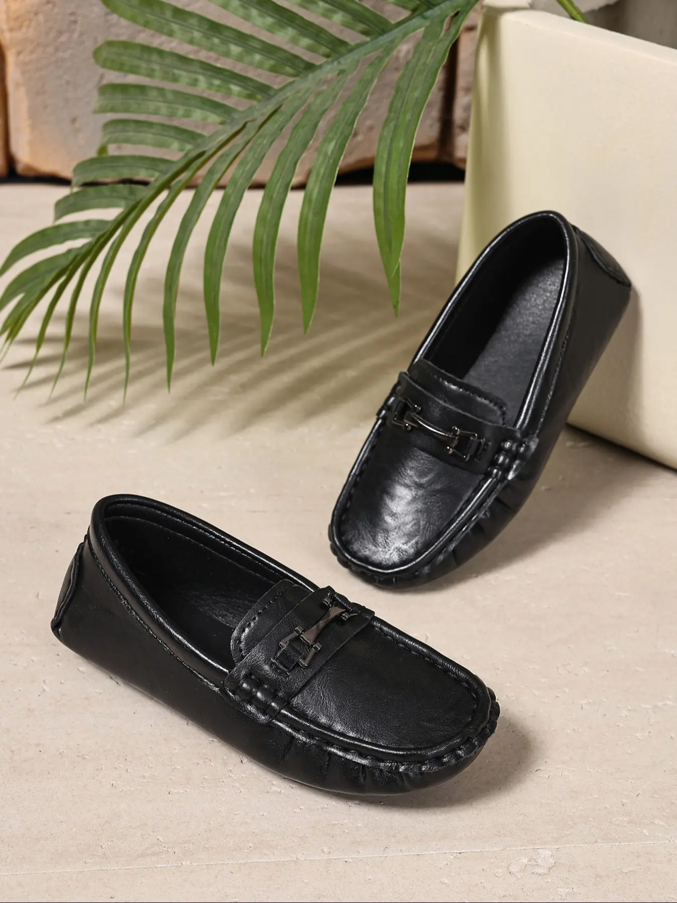 Classic British Style Unisex Kids' Casual Slip-On Loafers, Soft Sole Shoes for Spring & Autumn, Plain Pattern Shoes, Comfortable One-Piece Design, Slip On Flats, Soft Soled Shoes