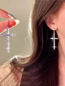 1 pair of super sparkling diamond studded large cross earrings, versatile light luxury exaggerated high-end feeling full diamond earrings, suitable for women's daily party wear