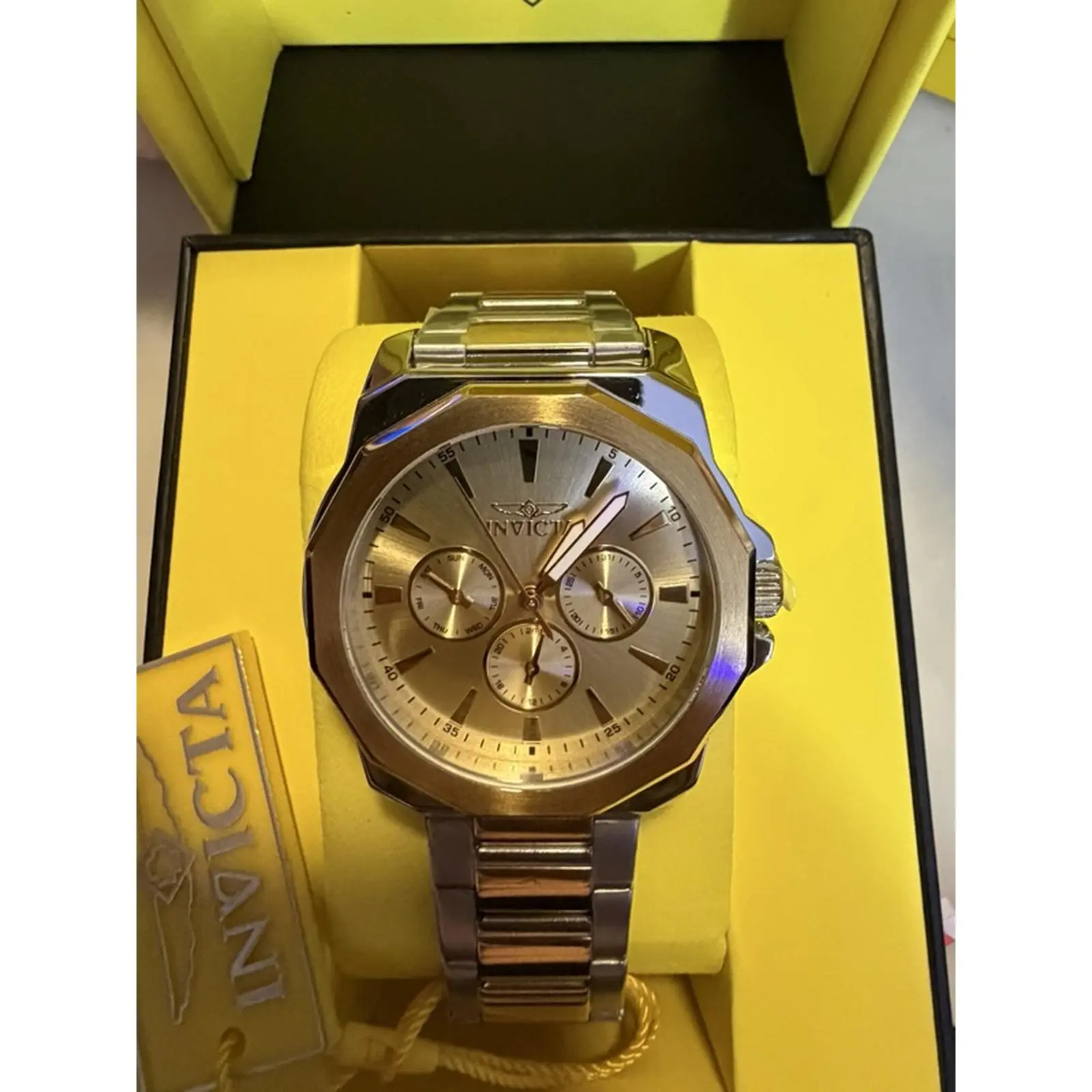 Invicta Speedway Men's Watch 42mm Casing with 3-Year Warranty 45% Off Retail Price