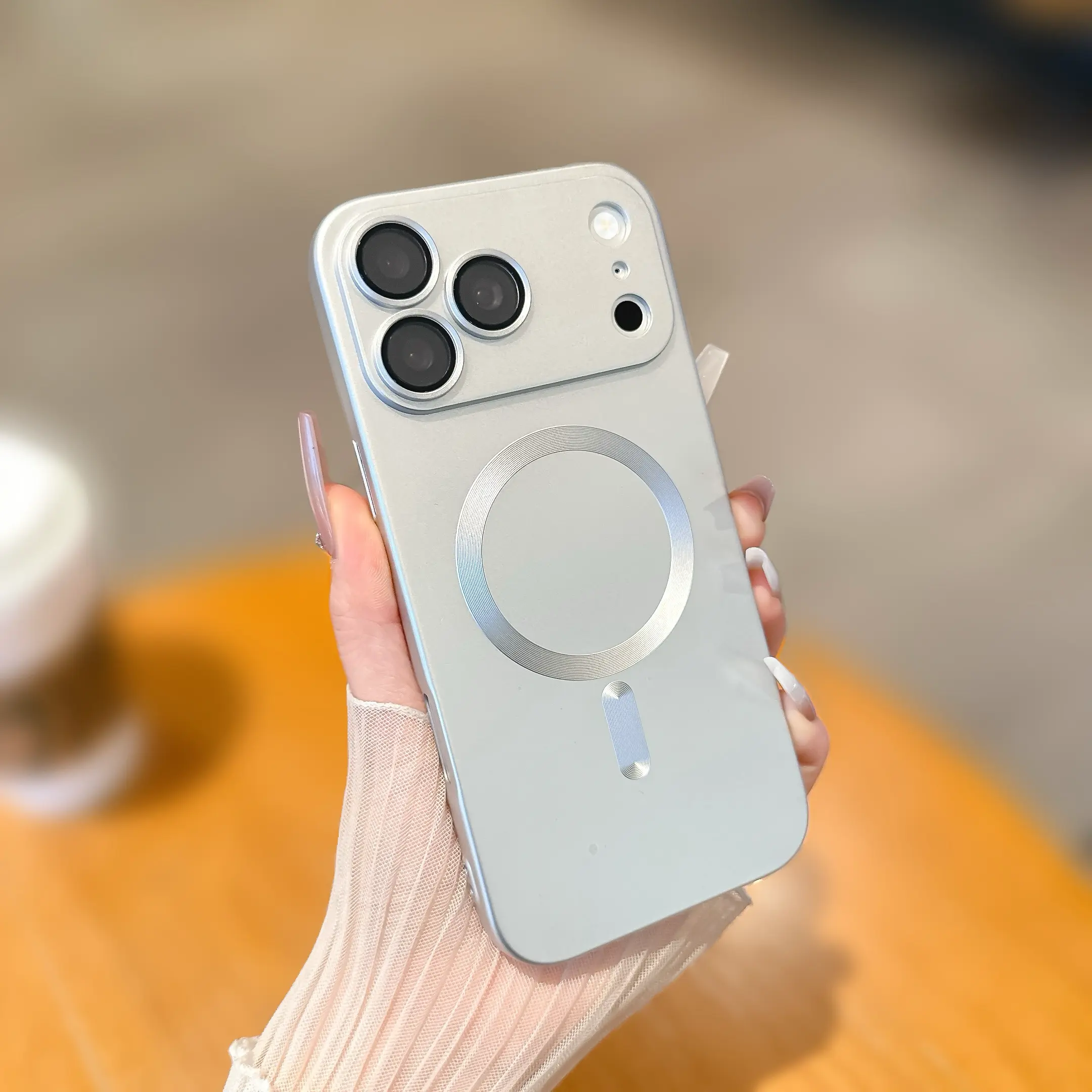 New Metallic Paint Magnetic Charging Phone Case, TPU Material, Luxury Skin-Friendly Minimalist INS Style Cover For iPhone 17/16/15/14/13 Pro Max For Men & Women