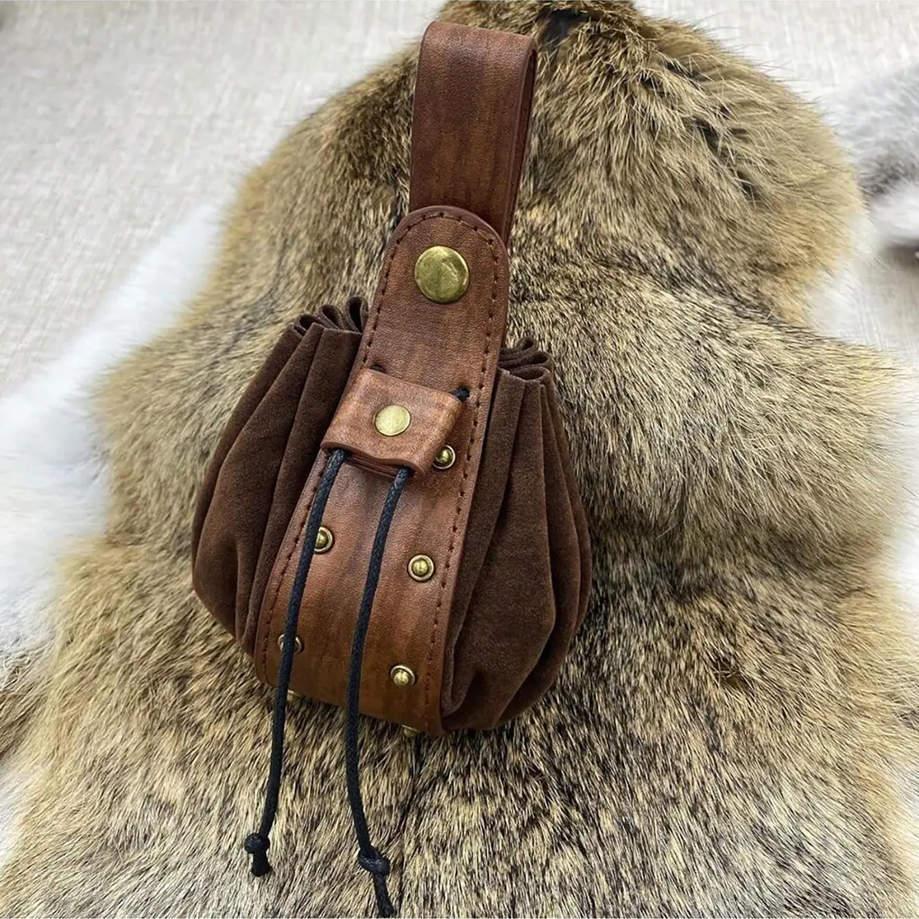 Vintage Medieval Faux Leather Drawstring Pouch, Portable Coin Purse, Rivets Belt Pouch, Dice Bag for Larp Ren Faire, Casual Belt Bag, Portable Waist Bag, Waist Packs, Pu Fanny Pack, Waist Hip Bag