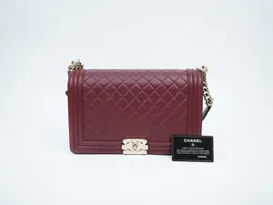 Pre-owned CHANEL lambskin Crossbody Bags Quilted New Medium Boy Flap Burgundy