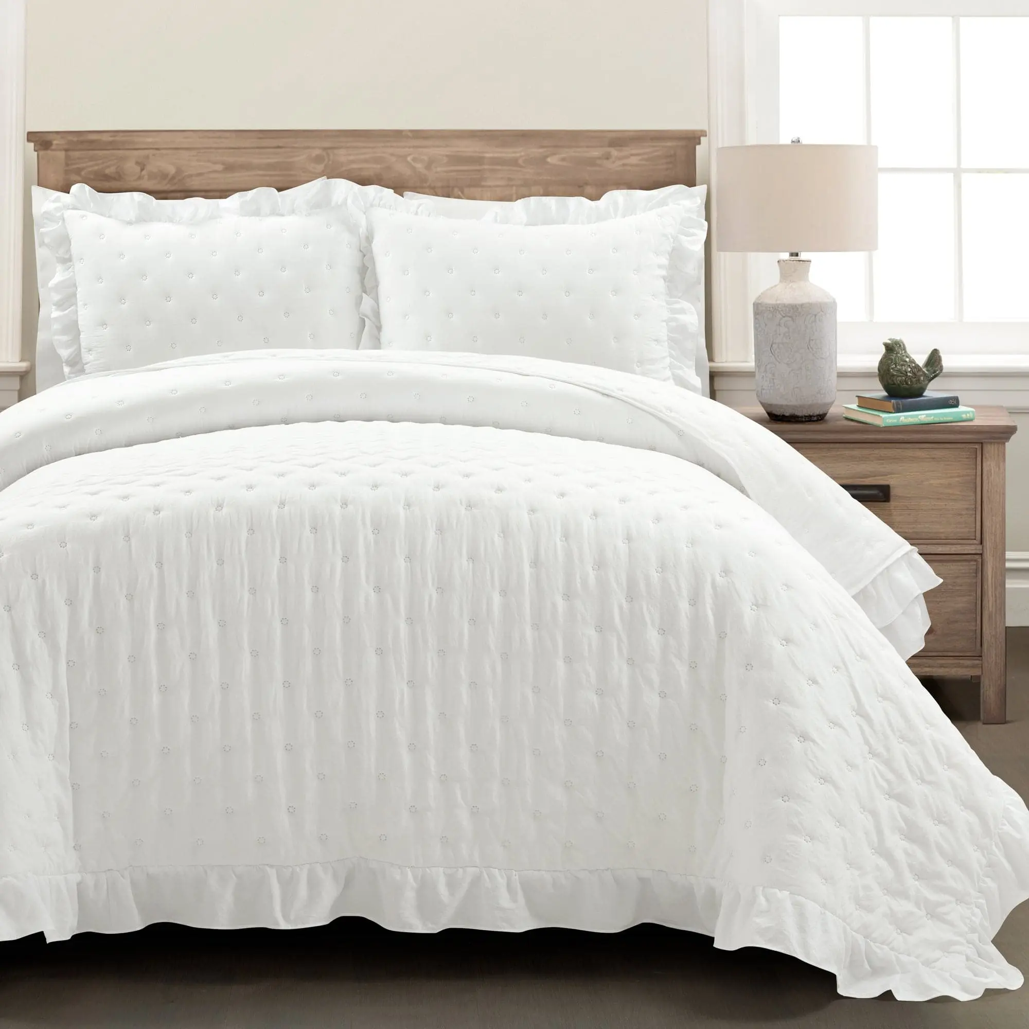 Lush Decor Reyna Ruffle Reversible Oversized 3-Piece Quilt Bedding Set - Full/Queen/King Sizes, Crinkled Fabric, Quilted Tufts, Ruffled Edges, Cozy Cottage Style, Bedding Sets