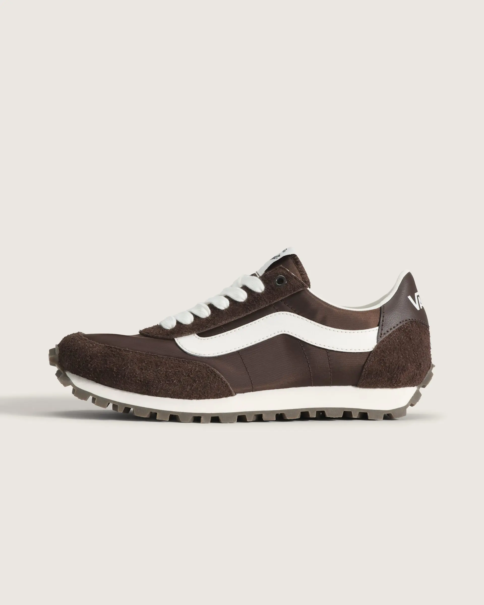 Vans Unisex Premium Style 152 Low Top Shoe