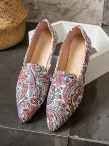 New Spring Fall Women's Shoes, Casual Versatile Fashion Pointed Toe Flat Low Heel Rubber Single Shoe, Colorful Print Wedding Shoes, Large Size Comfortable Beanies