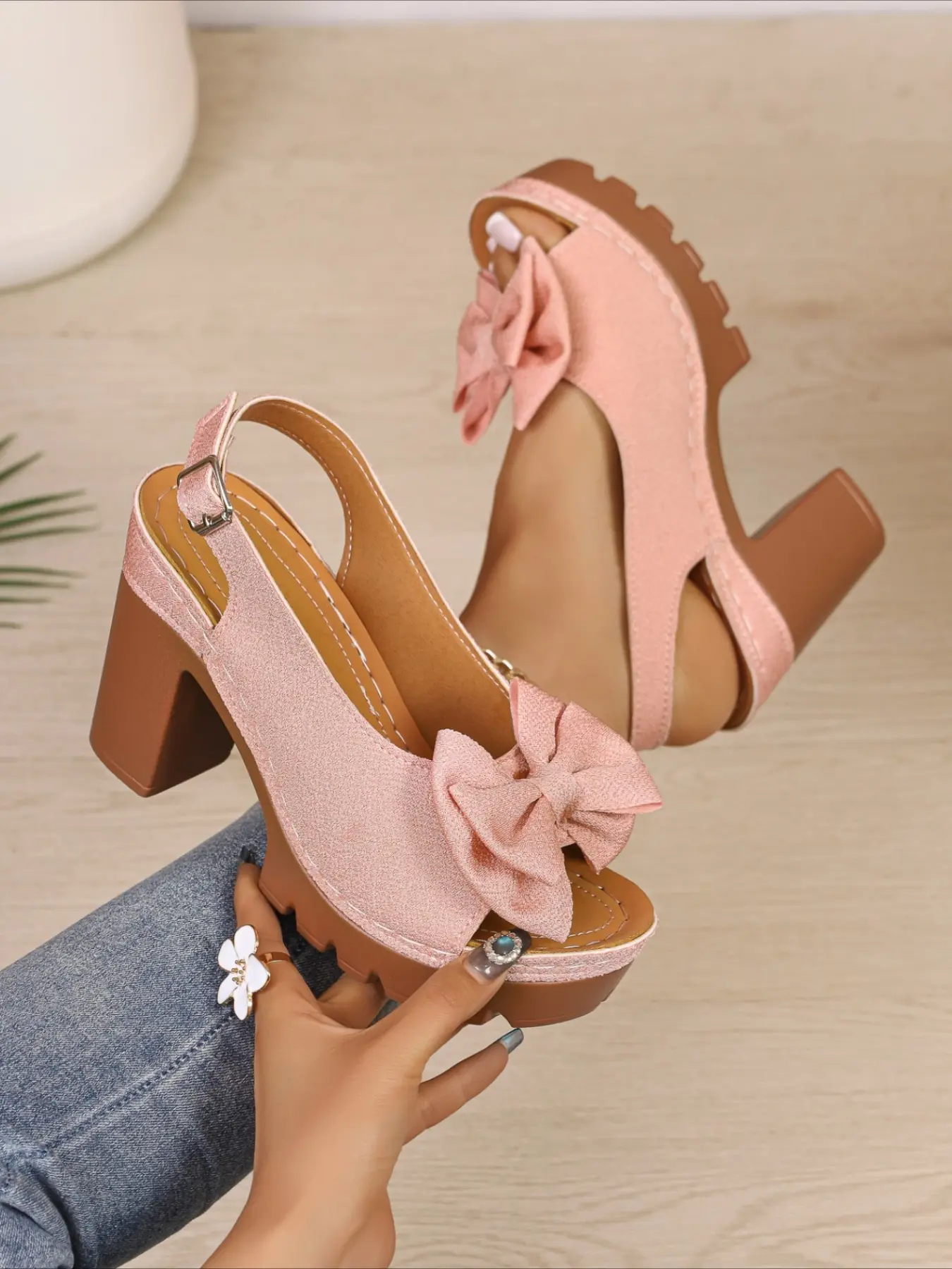 American retro y2k style thick-soled buckle fastened fashionable wedge sandals, Fashionable wedge shoes, Women, patent leather, open toe, buckle, chunky heel, waterproof platform, height increase, Summer Footwear