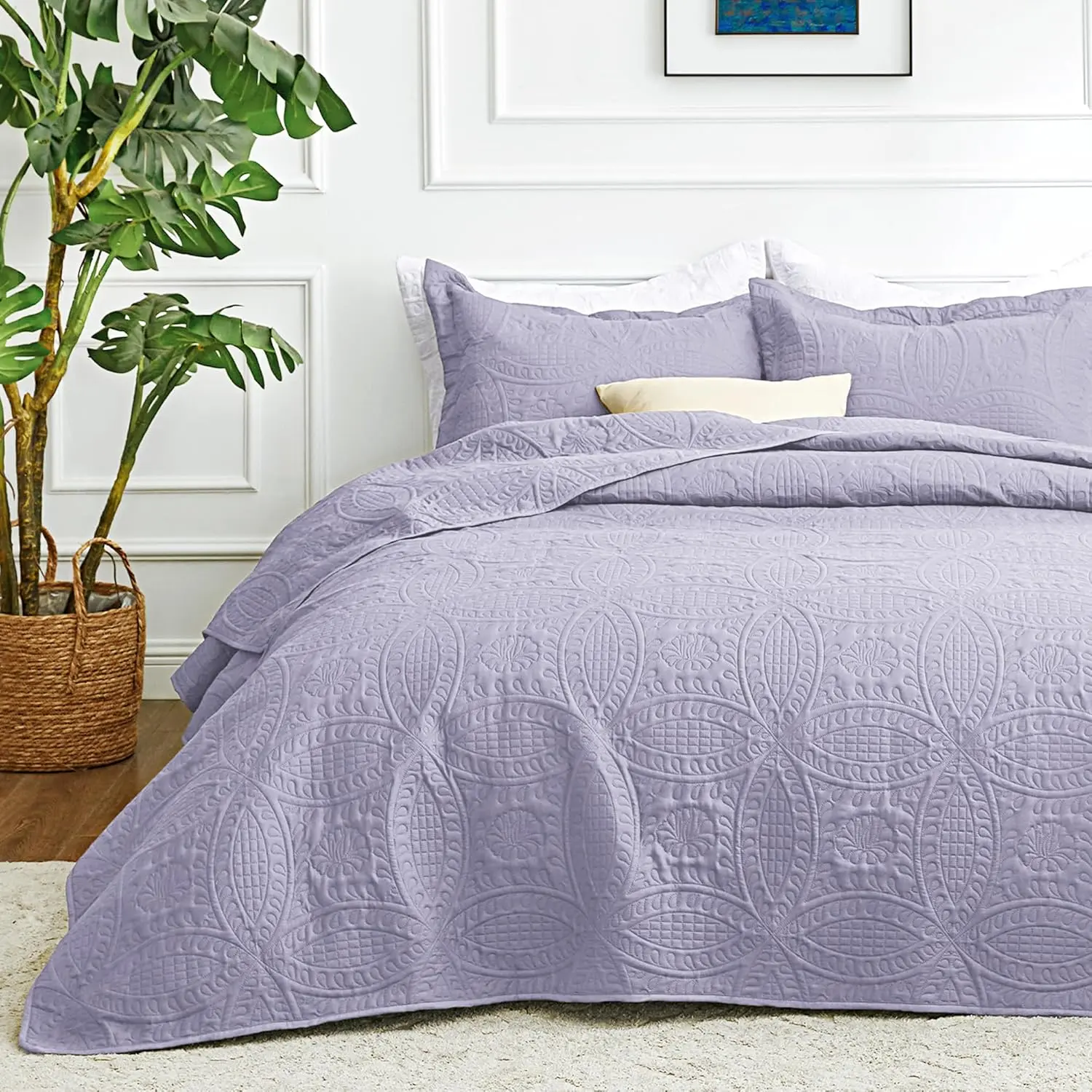 Full/Queen Quilt Set,Purple Lightweight Bedspread with Coin Pattern, Soft Microfiber Coverlet for All Seasons, Contemporary Decorative Bedding (1 Quilt, 2 Pillow Shams)