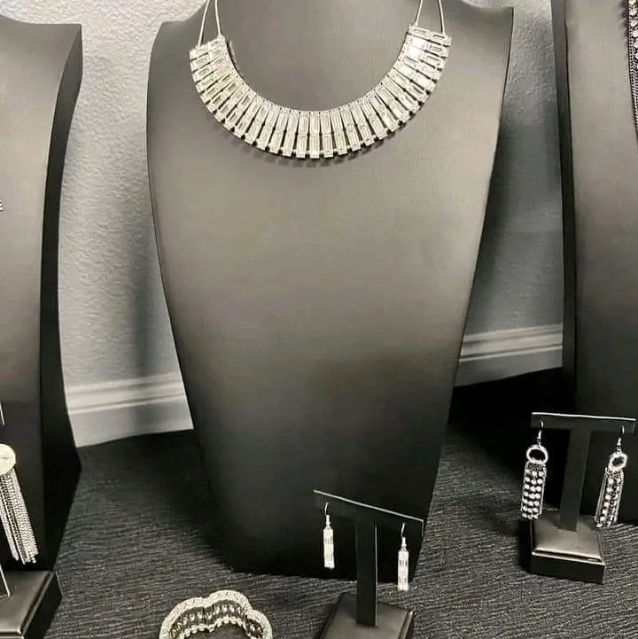 The Leslie Zi Collection