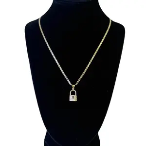 Padlock Pendant Necklace for Women's Fashion Jewelry 2mm Size 18 Inch Chain Elegant Design Versatile Gift