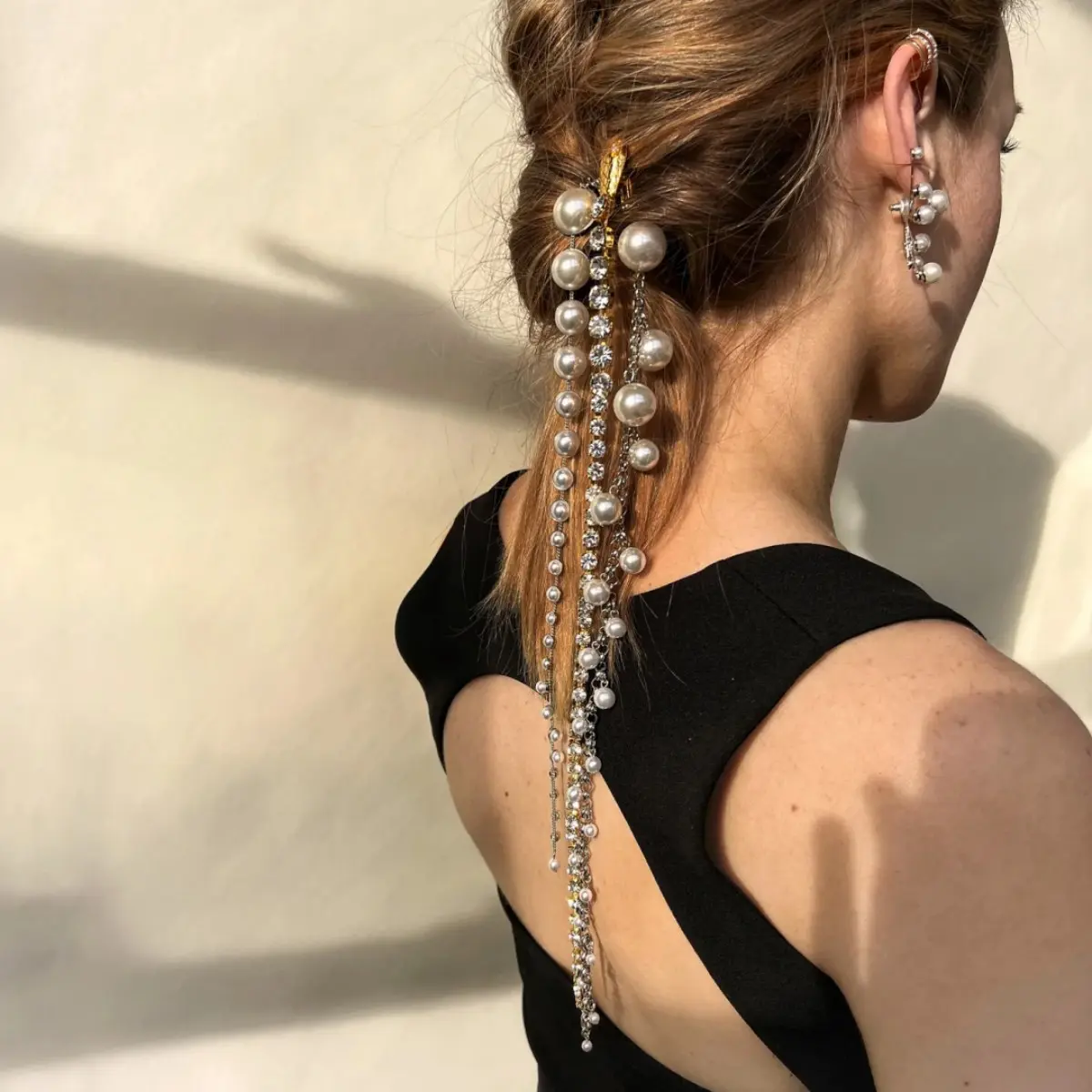 Bling Snake Design Hair Barrette - Elegant Rhinestone Clip for Messy Bun & Ponytail, Fashion Statement Hair Jewelry, Party Wedding Accessory