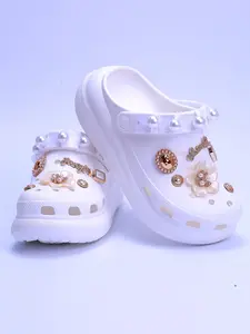 Women's Fashionable Flower Decorated Clogs, Casual Comfortable Breathable Non-slip Clogs, Female All-match Round Toe Shoes for Daily Wear