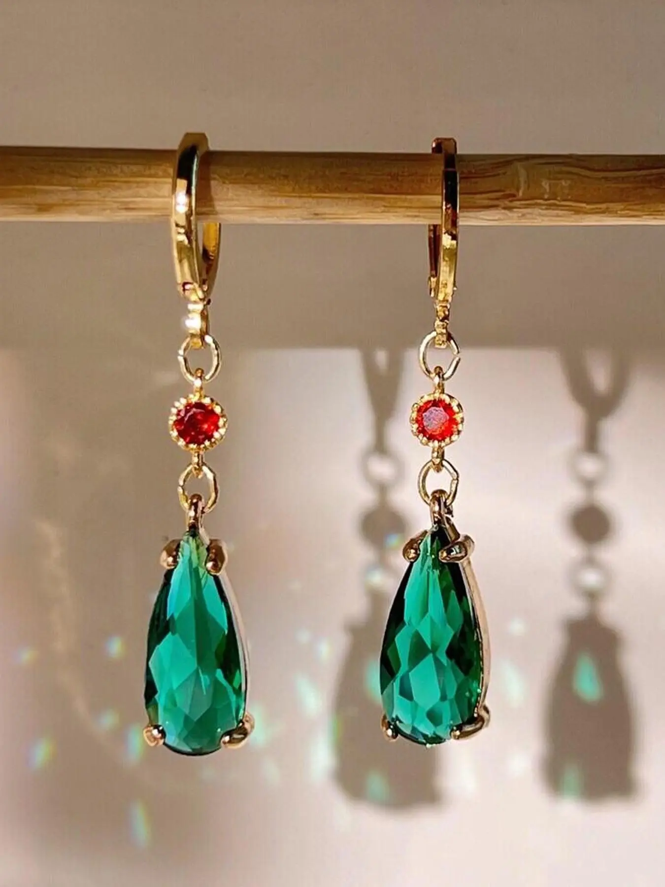 1pair Howl's Earrings, Emerald Crystal Teardrop Earrings, Howl and Sophia's Castle Earrings, Cosplay Earrings, Dangle Earrings, Howl's Moving Castle Earrings, Sophie Earrings, Statement Earrings, Unique Earrings, Earrings Dangling