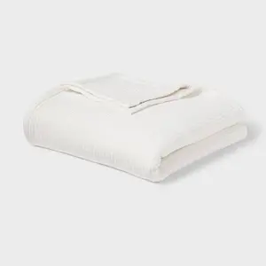 Full/Queen Matelassé Bed Blanket Ivory - Threshold