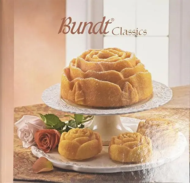 USED Book - Bundt Classics by Nordic-ware (Hardcover) - english