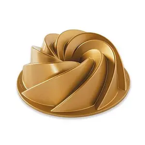 Nordic Ware 6-Cup Heritage Bundt Pan